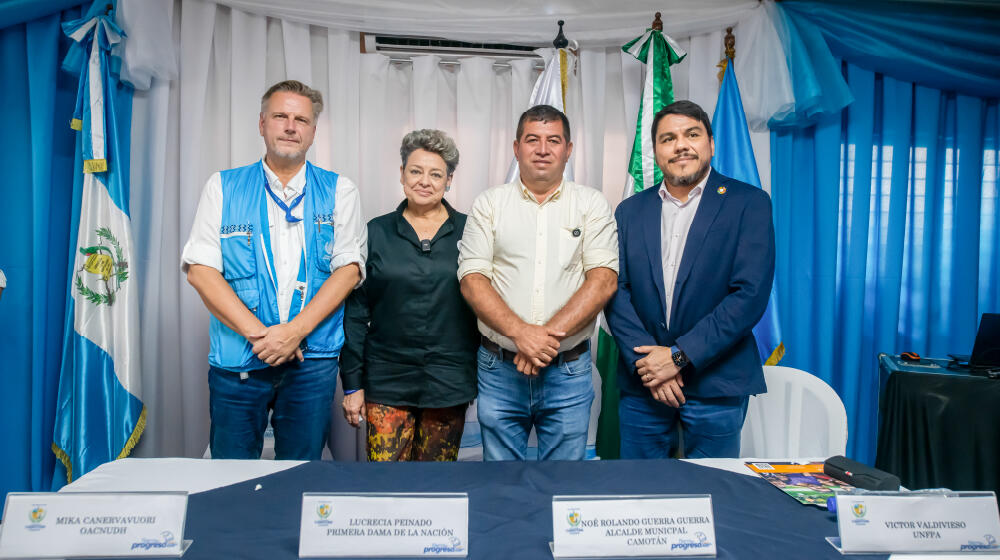 Mika Kanervavuori, Representante de OACNUDH Guatemala; Lucrecia Peinado, Primera Dama de la Nación; Noé Guerra, Alcalde Municipal Camotán; Víctor Valdivieso, UNFPA Guatemala.