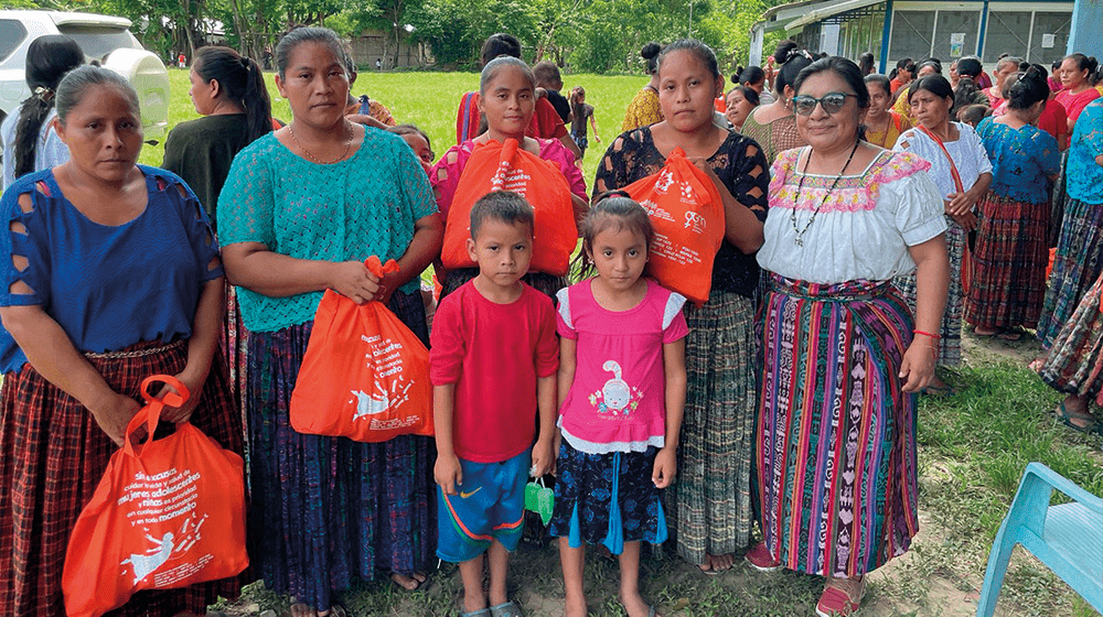 ENTREGA DE KITS DE EMERGENCIA PARA MUJERES