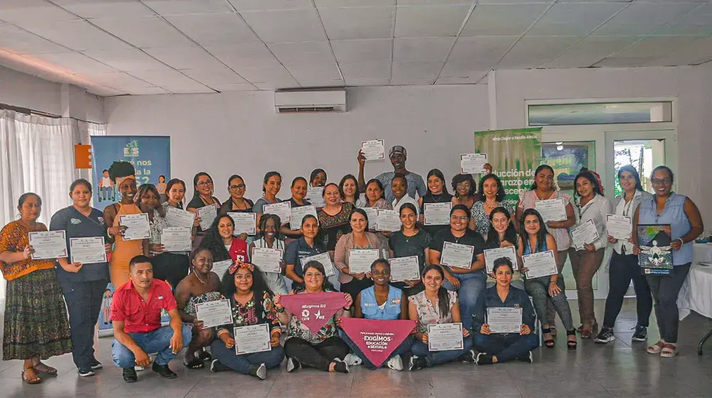 Curso introductorio promueve una educación integral para frenar el embarazo en adolescentes garífunas y afrodescendientes